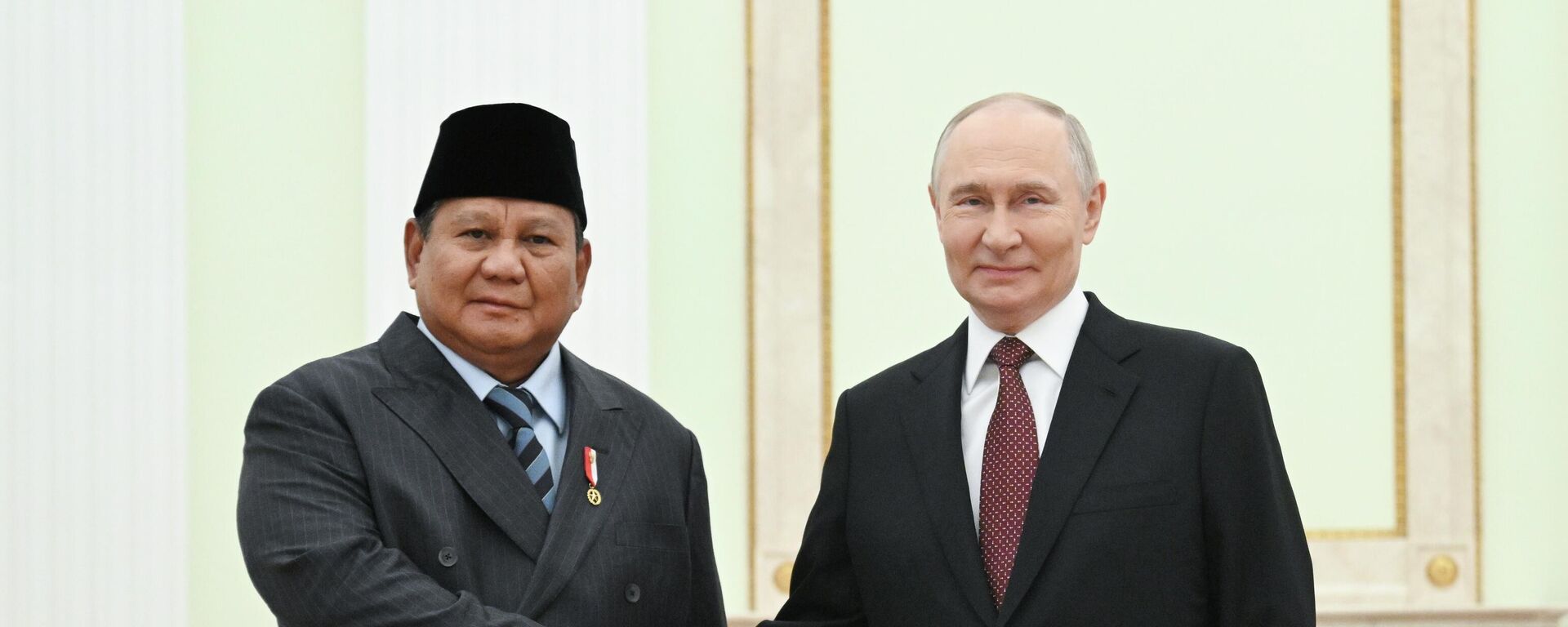 Tổng thống Nga Putin gặp gỡ Tổng thống Indonesia Subianto Tổng thống Nga Putin gặp gỡ Tổng thống Indonesia Subianto - Sputnik Việt Nam, 1920, 10.12.2025