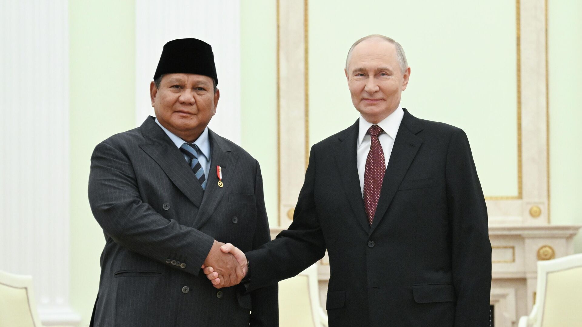 Tổng thống Nga Putin gặp gỡ Tổng thống Indonesia Subianto Tổng thống Nga Putin gặp gỡ Tổng thống Indonesia Subianto - Sputnik Việt Nam, 1920, 10.12.2025