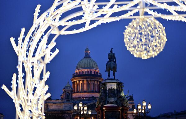 Khu vườn ánh sáng trên Quảng trường St. Isaac, St. Petersburg - Sputnik Việt Nam