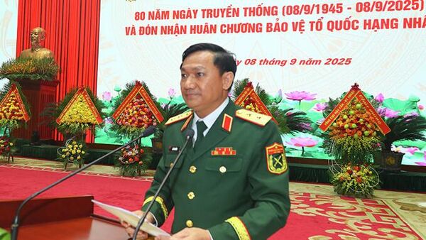 Trung tướng Lê Văn Hướng khi giữ chức Cục trưởng Quân lực, Bộ Tổng tham mưu, tháng 9/2025. - Sputnik Việt Nam