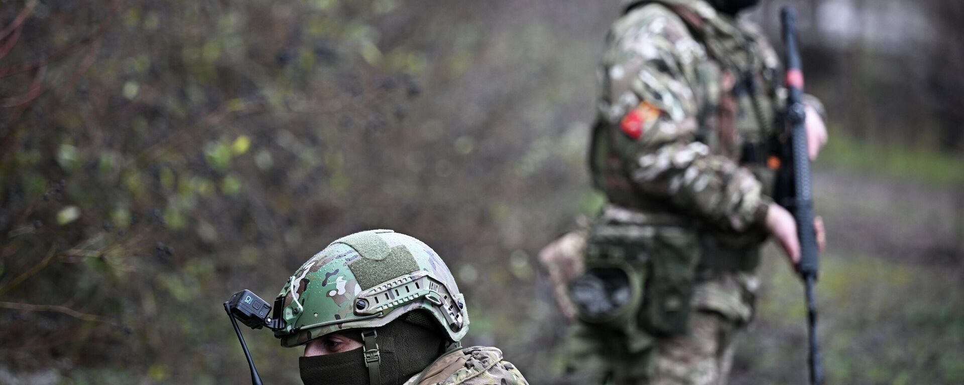 Công tác của các binh sĩ thông tin thuộc Quân đoàn 25 Nga tại hướng Krasnyi Lyman trong chiến dịch quân sự đặc biệt Công tác của các binh sĩ thông tin thuộc Quân đoàn 25 Nga tại hướng Krasnyi Lyman trong chiến dịch quân sự đặc biệt - Sputnik Việt Nam, 1920, 14.12.2025