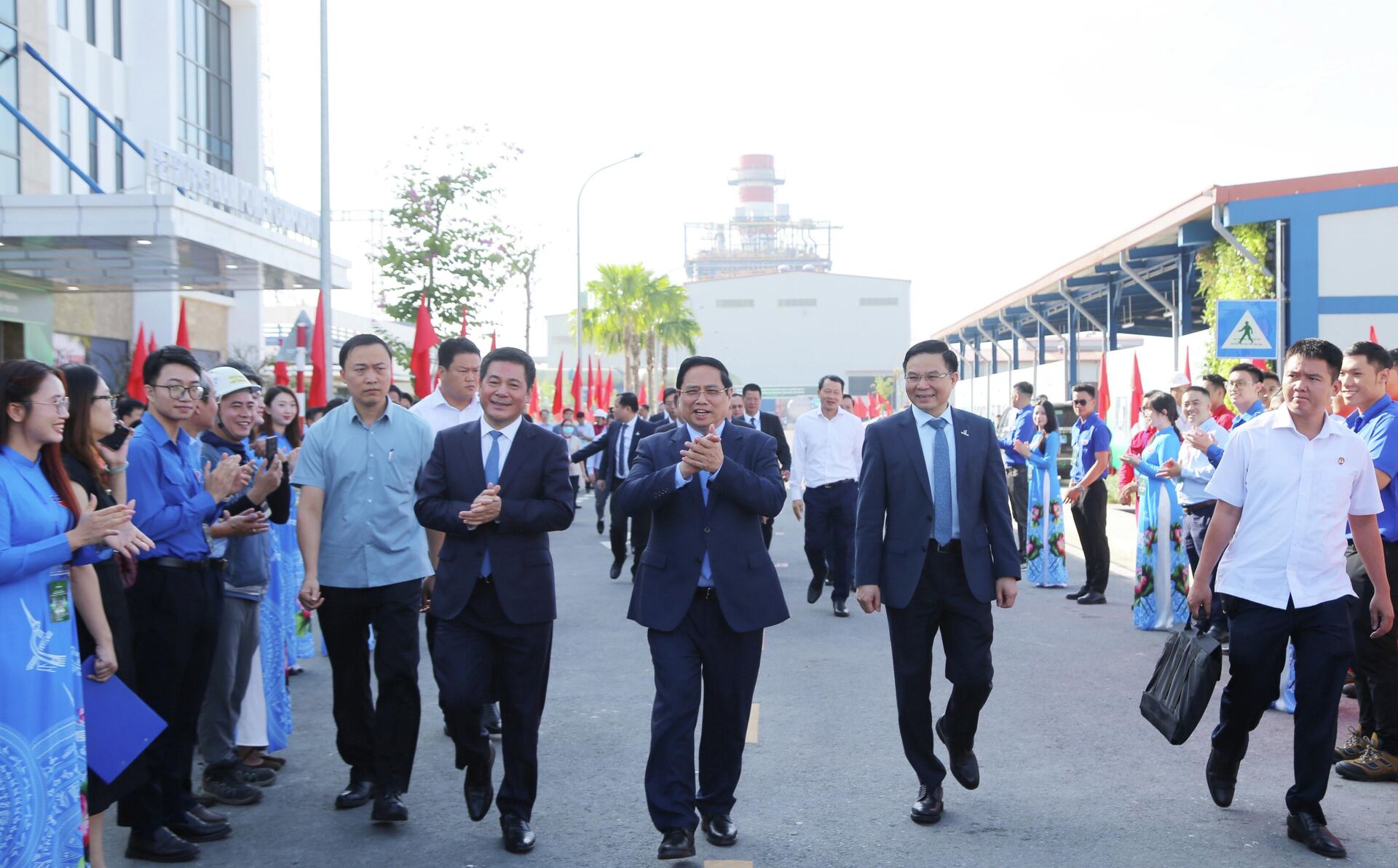 Thủ tướng Phạm Minh Chính dự lễ khánh thành khánh thành nhà máy điện khí LNG Nhơn Trạch 3 và 4 Thủ tướng Phạm Minh Chính dự lễ khánh thành khánh thành nhà máy điện khí LNG Nhơn Trạch 3 và 4 - Sputnik Việt Nam, 1920, 14.12.2025