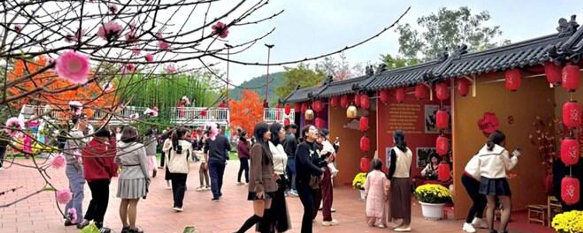 Bộ Tài chính nêu cơ sở thực hiện việc tặng quà cho nhân dân dịp Tết Nguyên đán - Sputnik Việt Nam, 1920, 14.12.2025