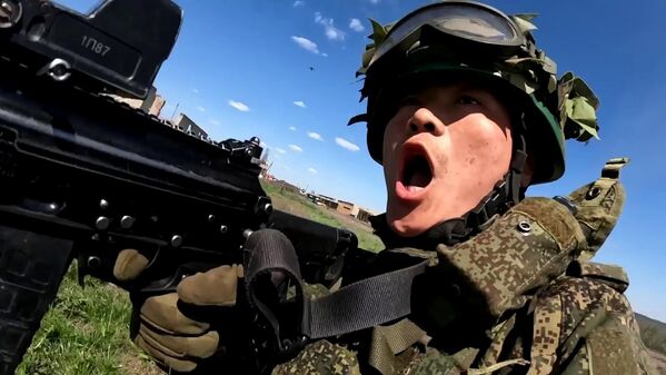 Binh sĩ Triều Tiên trong quá trình giải phóng một điểm dân cư ở Sudzhansky vùng Kursk của Nga - Sputnik Việt Nam