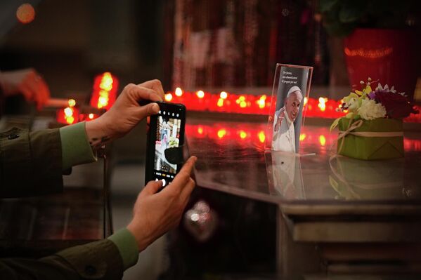 Thánh lễ tưởng niệm cố Giáo hoàng Phanxicô - Sputnik Việt Nam