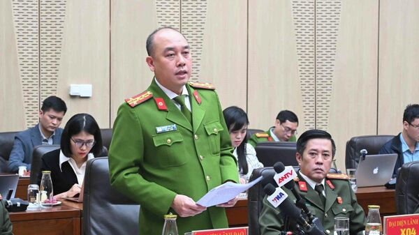 Đại tá Nguyễn Đức Long, Phó Giám đốc Công an thành phố Hà Nội trả lời câu hỏi của phóng viên các cơ quan thông tấn, báo chí - Sputnik Việt Nam