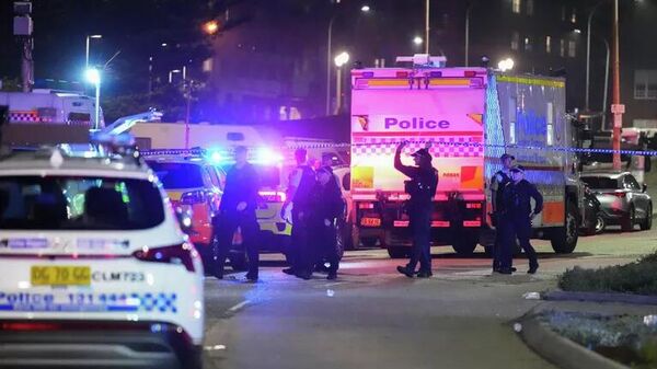 Cảnh sát tại hiện trường vụ nổ súng trên bãi biển Bondi ở Sydney - Sputnik Việt Nam