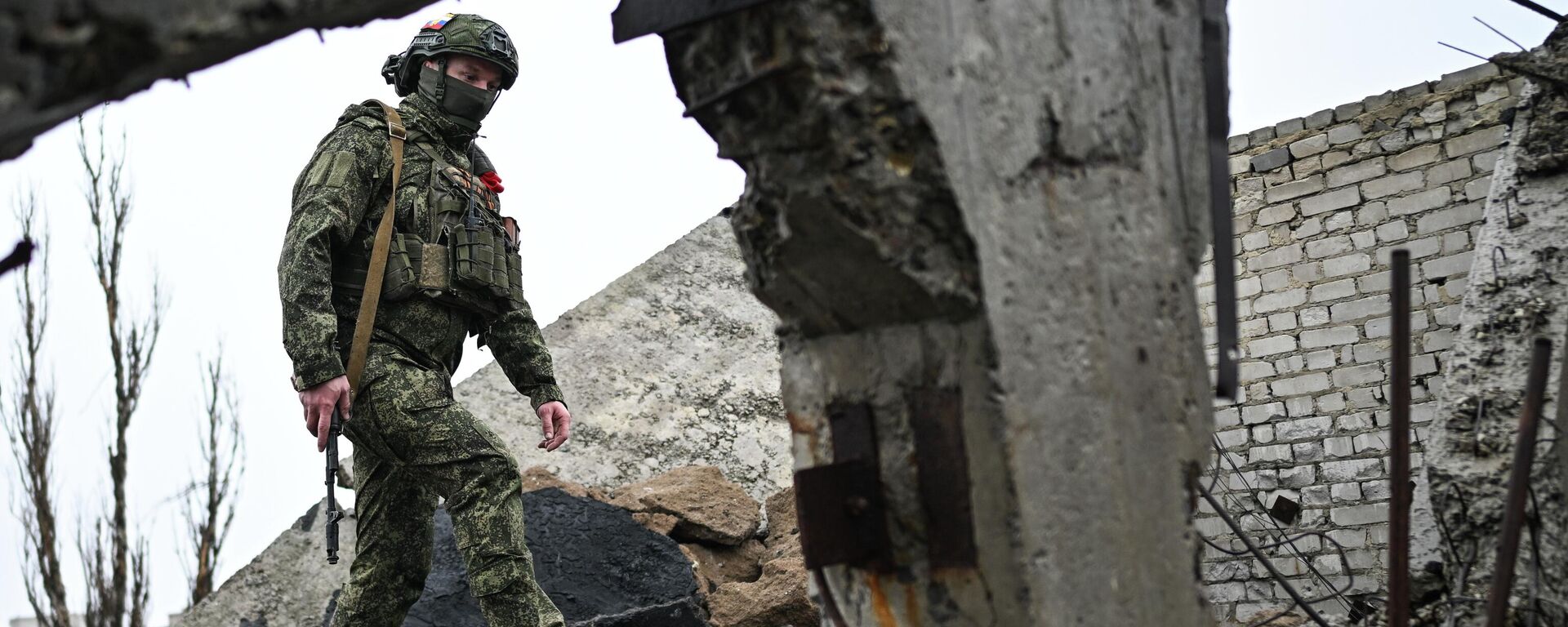 Công tác của các binh sĩ thông tin thuộc Quân đoàn 25 Nga tại hướng Krasnyi Lyman trong chiến dịch quân sự đặc biệt - Sputnik Việt Nam, 1920, 25.01.2026