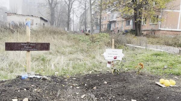 Nhân chứng: Các tay súng Ukraina rút lui đã bắn chết một dân thường ở Krasnoarmeysk - Sputnik Việt Nam