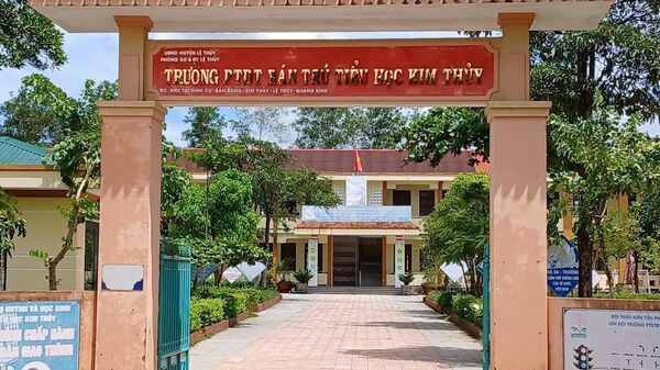 Trường PTDTBT Tiểu học Kim Thuỷ - nơi để xảy ra vụ ngộ độc tập thể.
 - Sputnik Việt Nam