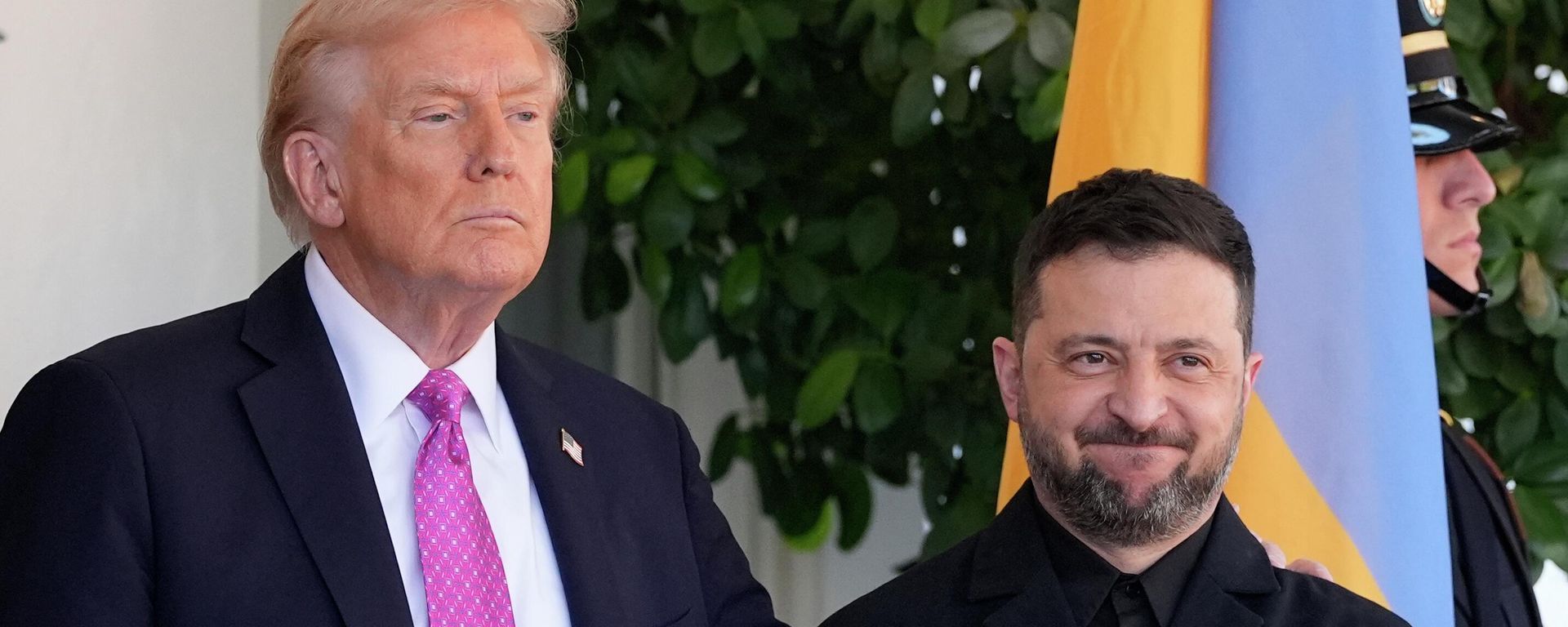 Tổng thống Mỹ Donald Trump chào đón Tổng thống Ukrainа Vladimir Zelensky tại Nhà Trắng ở Washington. - Sputnik Việt Nam, 1920, 26.06.2026