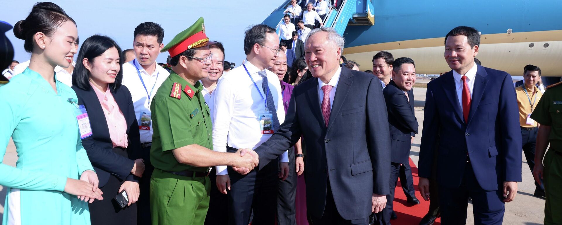 Sân bay quốc tế Long Thành chính thức đón chuyến bay chở khách đầu tiên - Sputnik Việt Nam, 1920, 19.12.2025