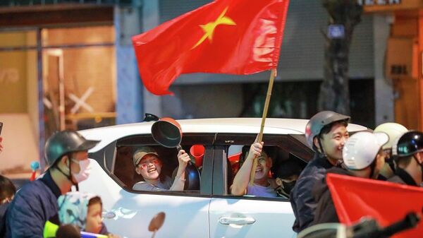 Người hâm mộ Thủ đô tại Phố Hai Bà Trưng - Sputnik Việt Nam