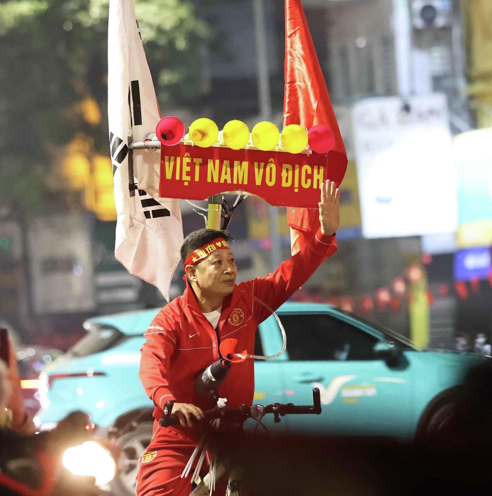 Người dân Thủ đô ăn mừng chiến thắng - Sputnik Việt Nam, 1920, 19.12.2025