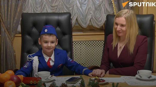 “Đó là lựa chọn tốt.” Ông Putin thực hiện điều ước năm mới của em nhỏ muốn làm cảnh sát giao thông - Sputnik Việt Nam