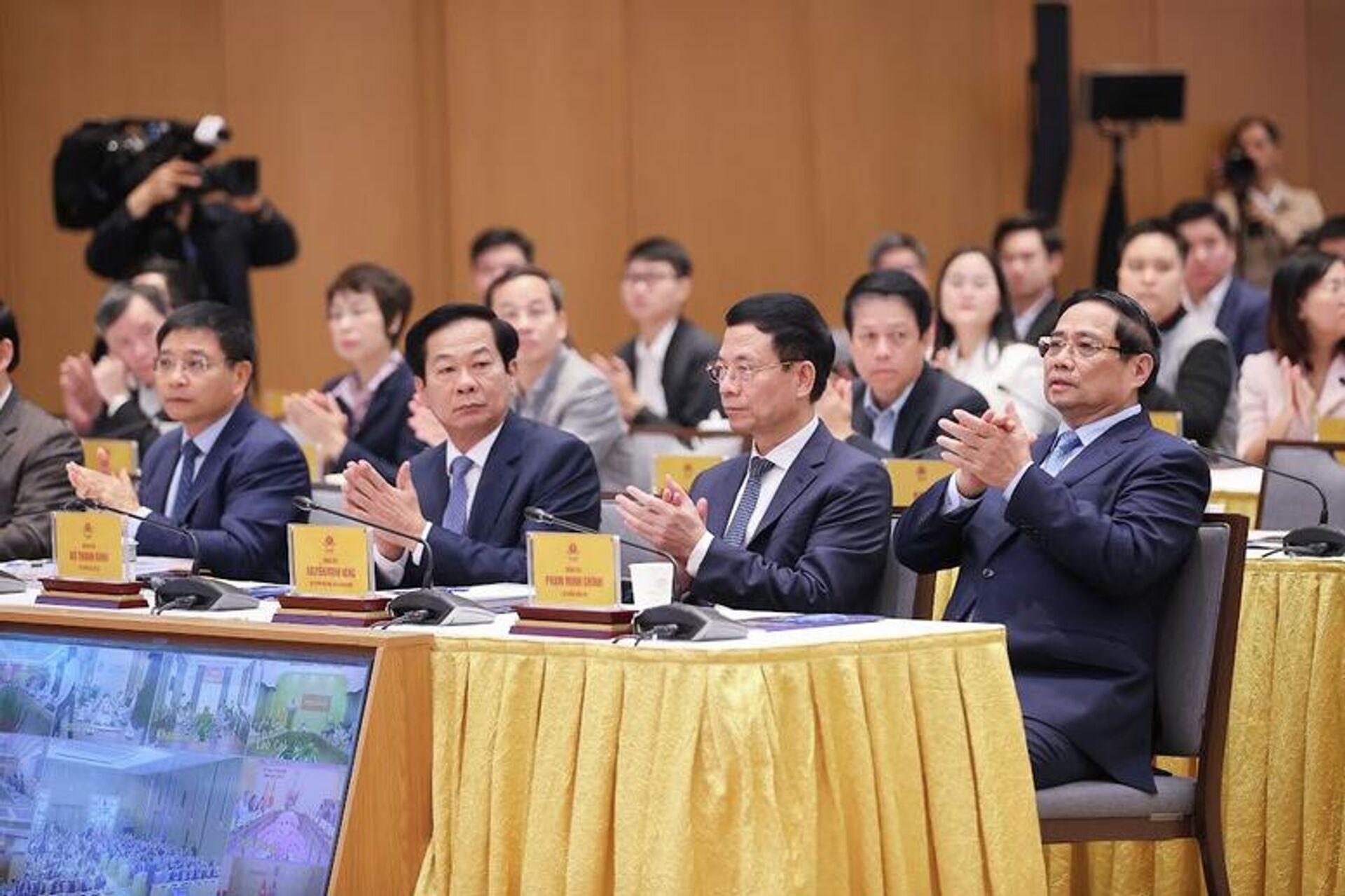 Thủ tướng và lãnh đạo các bộ, ngành dự Diễn đàn Thủ tướng và lãnh đạo các bộ, ngành dự Diễn đàn - Sputnik Việt Nam, 1920, 20.12.2025