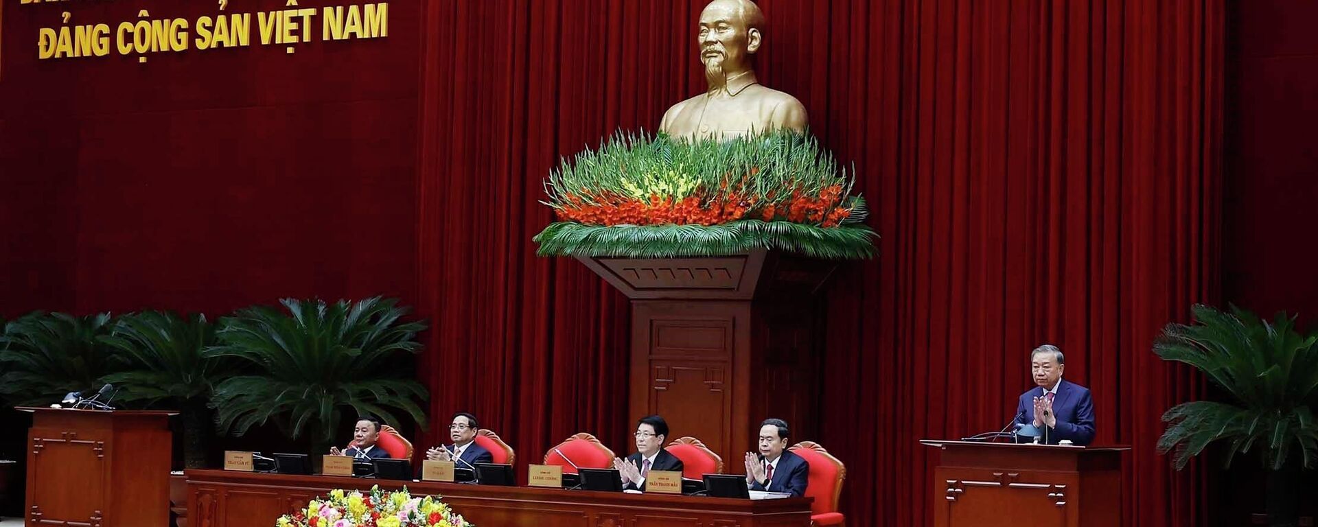 Khai mạc Hội nghị lần thứ 15 Ban Chấp hành Trung ương Đảng khóa XIII - Sputnik Việt Nam, 1920, 22.12.2025