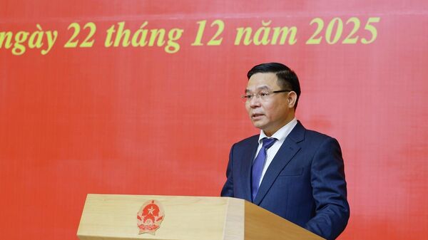 Quyền Bộ trưởng Bộ Công Thương Lê Mạnh Hùng phát biểu nhận nhiệm vụ - Sputnik Việt Nam