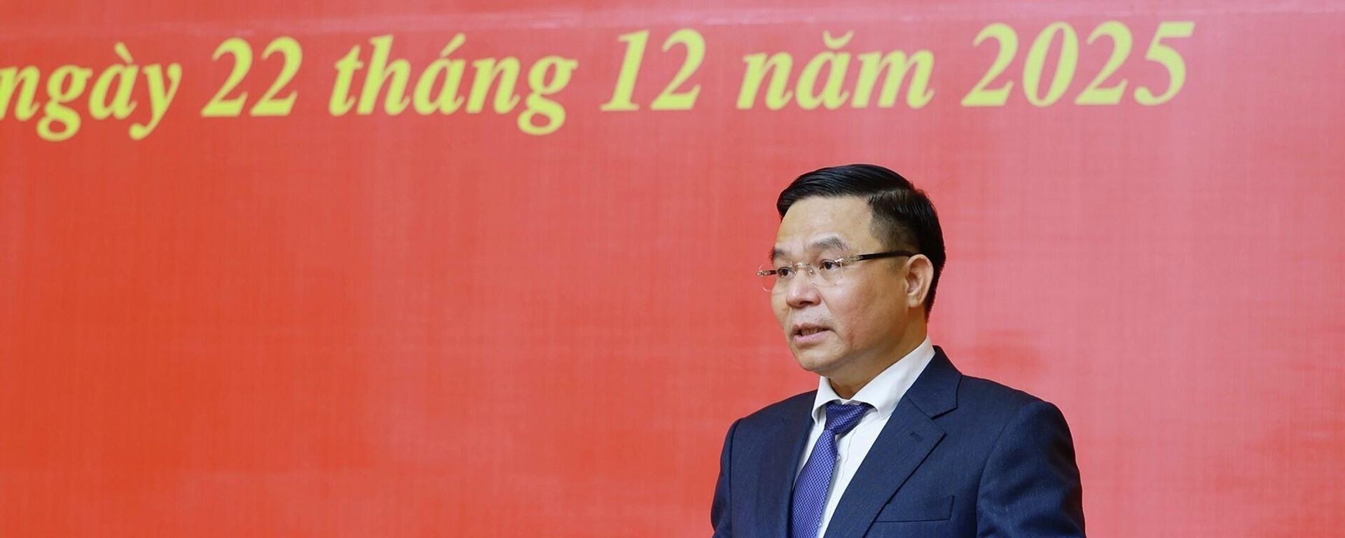 Quyền Bộ trưởng Bộ Công Thương Lê Mạnh Hùng phát biểu nhận nhiệm vụ - Sputnik Việt Nam, 1920, 22.12.2025