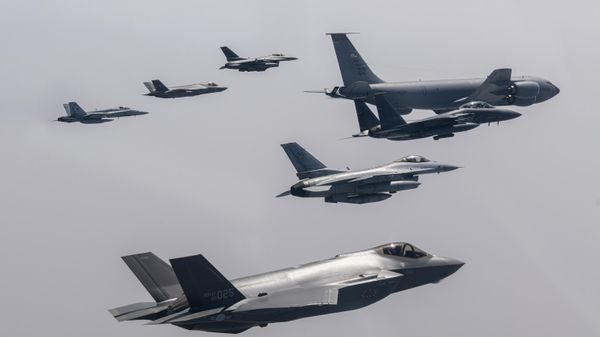 Các máy bay chiến đấu F-15K, KF-16 và F-35A - Sputnik Việt Nam