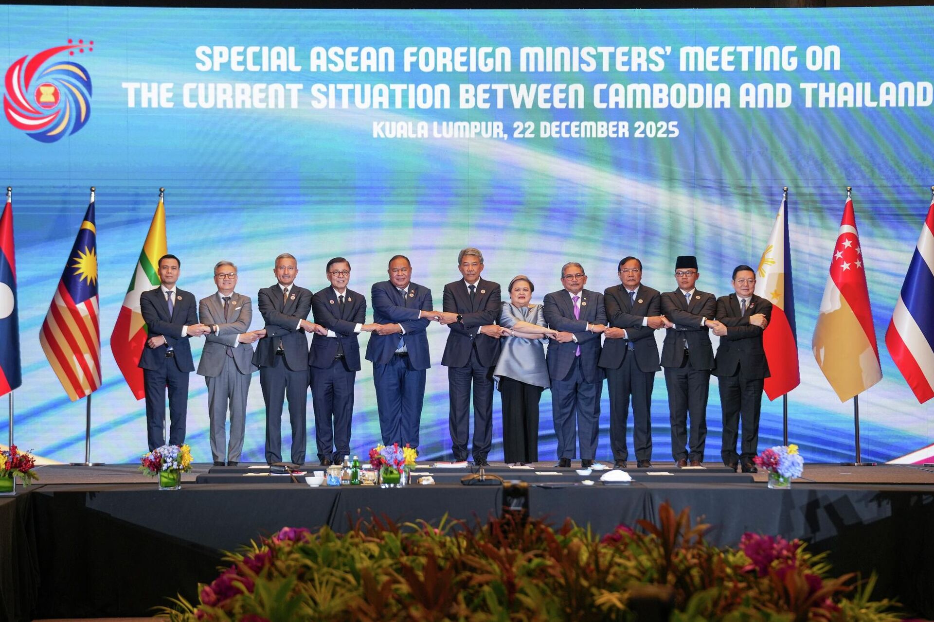 Ngày 22/12, Hội nghị Bộ trưởng Ngoại giao ASEAN đặc biệt về tình hình hiện nay giữa Campuchia và Thái Lan đã được tổ chức tại Kuala Lumpur, Malaysia - Sputnik Việt Nam, 1920, 23.12.2025