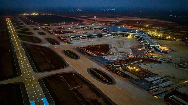 Đường băng số 1 Cảng hàng không quốc tế Long Thành đã hoàn thành và sẵn sàng đón chuyến bay chính thức đầu tiên. - Sputnik Việt Nam