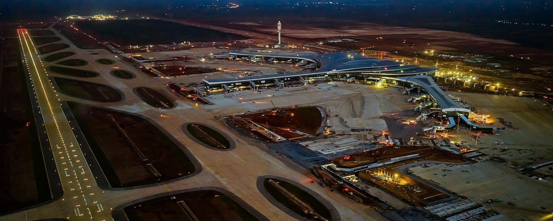 Đường băng số 1 Cảng hàng không quốc tế Long Thành đã hoàn thành và sẵn sàng đón chuyến bay chính thức đầu tiên. - Sputnik Việt Nam, 1920, 14.01.2026