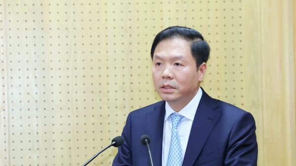 Đồng chí Trịnh Mạnh Linh, Phó Trưởng Ban Tổ chức Trung ương phát biểu nhận nhiệm vụ - Sputnik Việt Nam