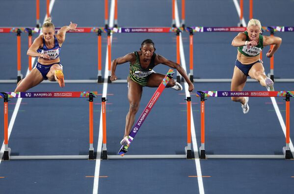 Cuộc thi bán kết 60 mét vượt rào nữ trong Giải vô địch điền kinh thế giới 2025 tại Nam Kinh, Trung Quốc - Sputnik Việt Nam