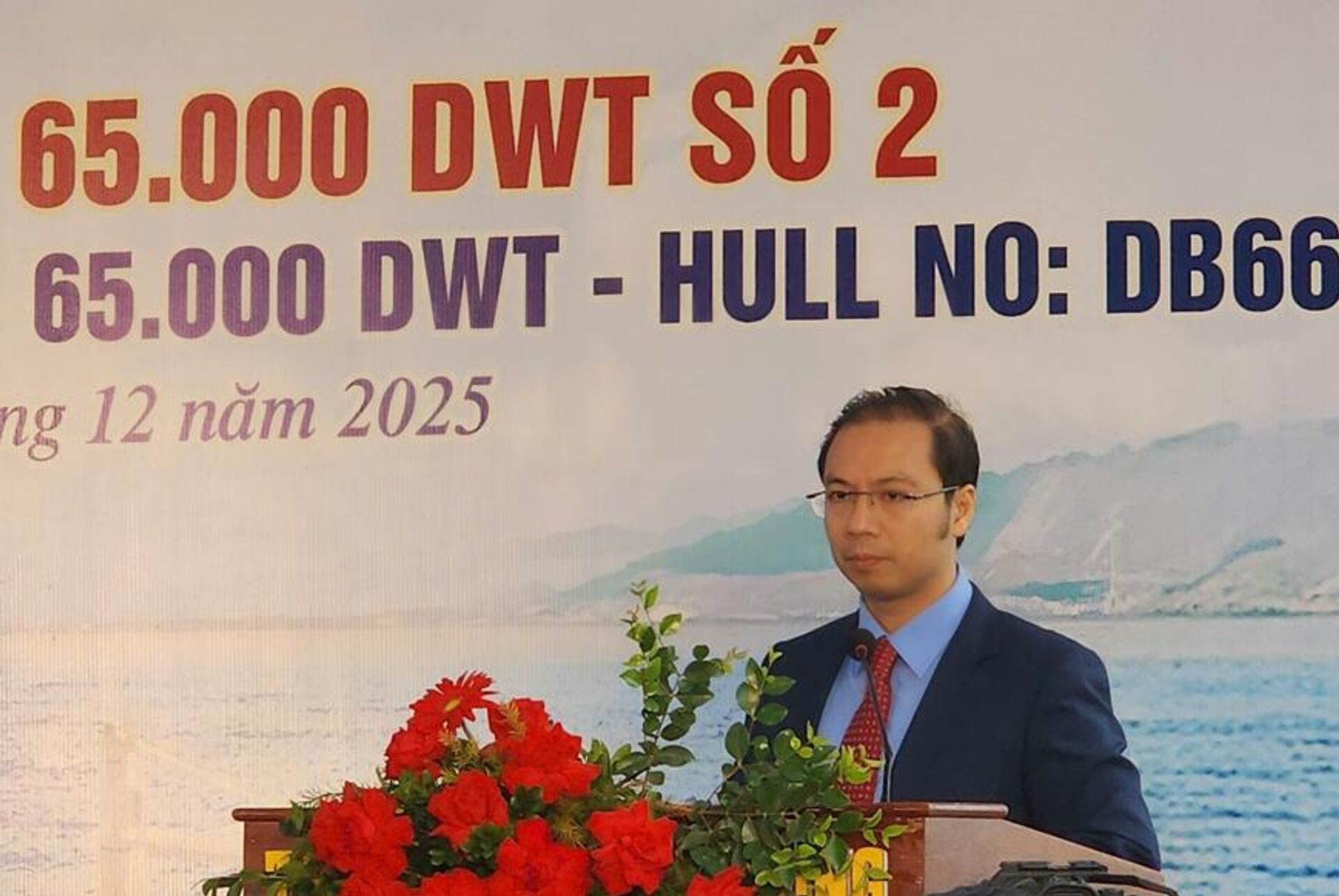 Ông Trần Mạnh Hà, Tổng giám đốc Tổng công ty Công nghiệp tàu thủy (SBIC) phát biểu tại lễ hạ thủy. - Sputnik Việt Nam, 1920, 24.12.2025