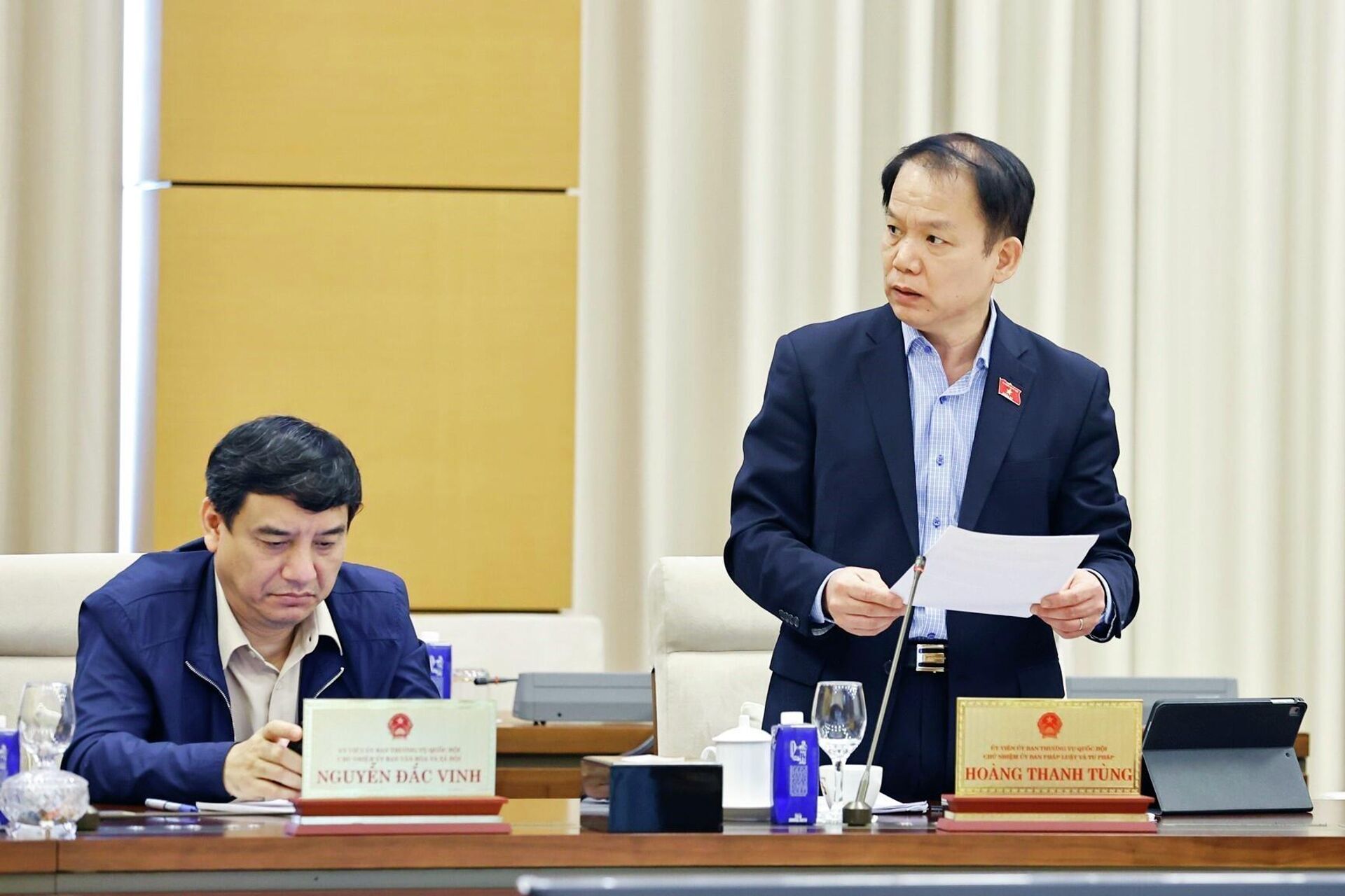 Chủ nhiệm Ủy ban Pháp luật và Tư pháp của Quốc hội Hoàng Thanh Tùng phát biểu - Sputnik Việt Nam, 1920, 24.12.2025