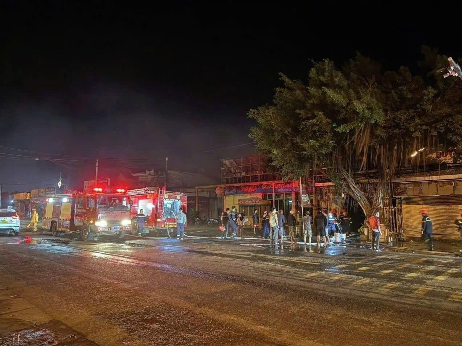 Đắk Lắk: Điều tra nguyên nhân vụ cháy khiến 4 người trong một gia đình tử vong - Sputnik Việt Nam, 1920, 27.12.2025