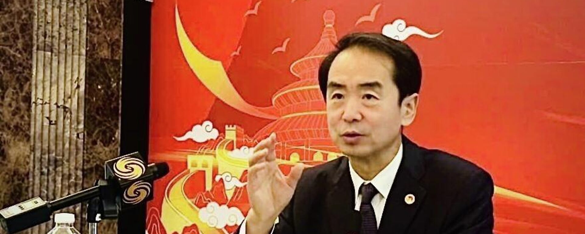 Đại sứ Trung Quốc tại Việt Nam Hà Vĩ phát biểu tại buổi gặp mặt báo chí - Sputnik Việt Nam, 1920, 30.12.2025