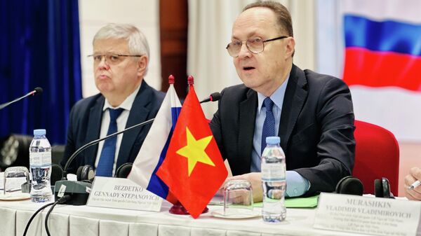 Đại sứ Đặc mệnh toàn quyền Liên bang Nga tại Việt Nam G.S. Bezdetko phát biểu tại họp báo - Sputnik Việt Nam
