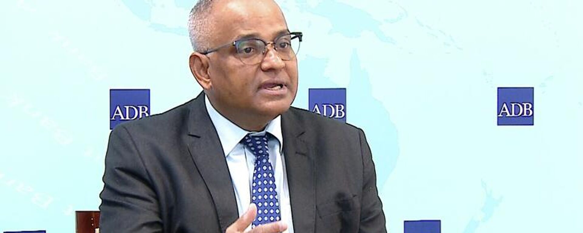 Giám đốc quốc gia ADB tại Việt Nam Shantanu Chakraborty - Sputnik Việt Nam, 1920, 03.01.2026