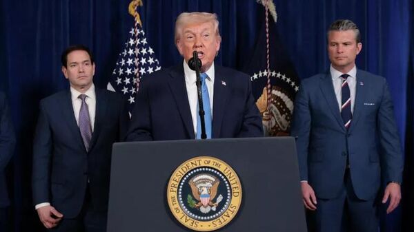 Tổng thống Mỹ Donald Trump tổ chức họp báo sau cuộc không kích của Mỹ vào Venezuela. - Sputnik Việt Nam