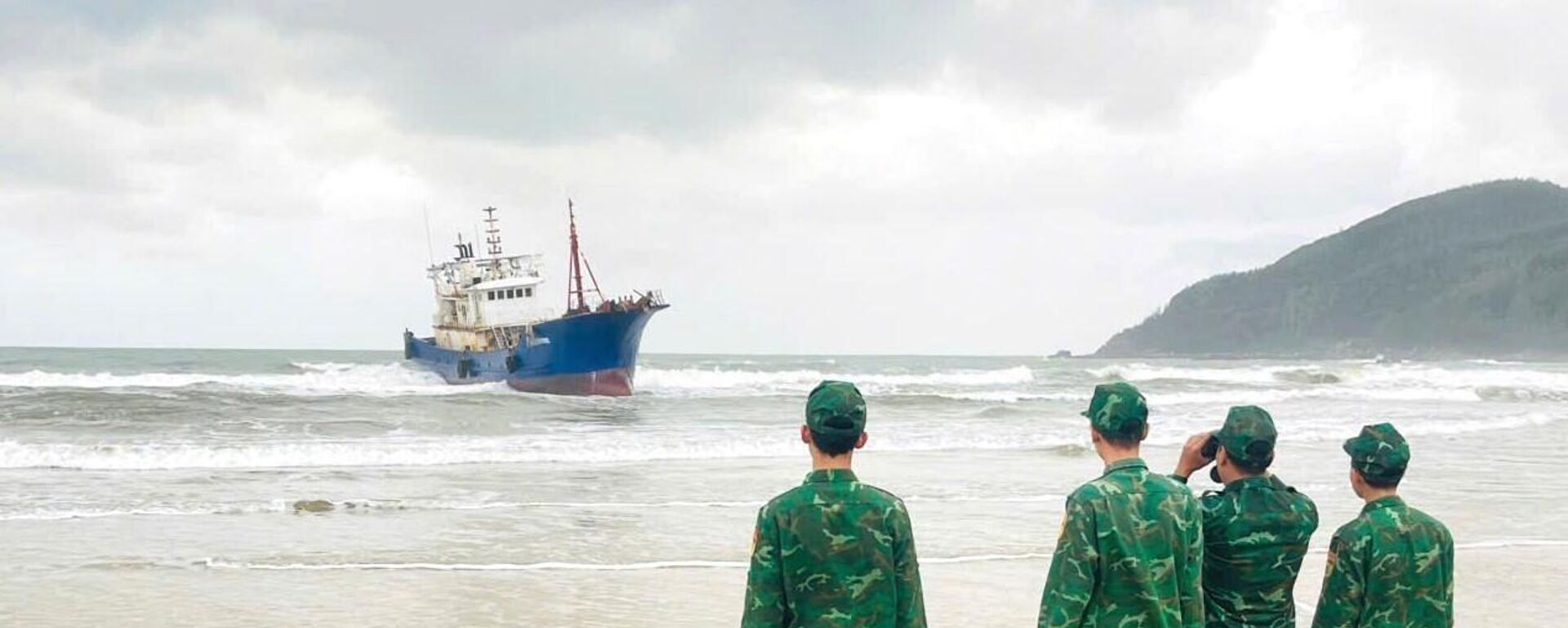 Tàu nước ngoài mắc cạn tại vùng biển Dung Quất, Quảng Ngãi - Sputnik Việt Nam, 1920, 04.01.2026