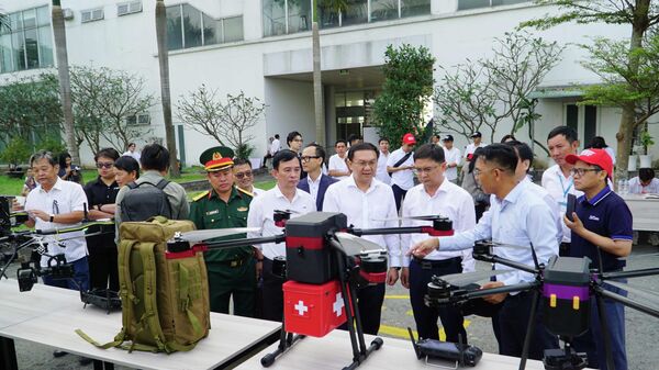 Thành phố Hồ Chí Minh thử nghiệm ứng dụng thiết bị bay không người lái vào hoạt động giao hàng - Sputnik Việt Nam