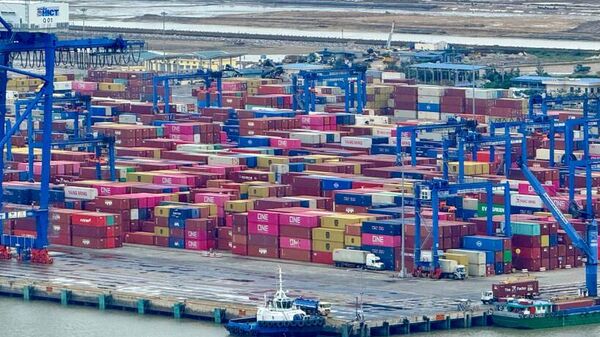 Bộ Công Thương đặt ra các mục tiêu trong năm 2026 là chỉ số sản xuất công nghiệp (IIP) tăng khoảng 11%, kim ngạch xuất khẩu tăng trên 8% so với năm 2025. - Sputnik Việt Nam