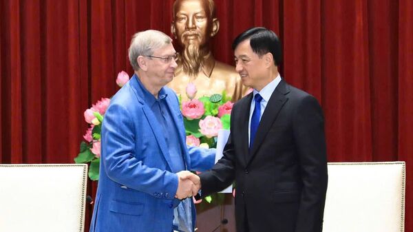 Lãnh đạo Tập đoàn AFK Sistema. gặp gỡ Bí Thư Hà Nội Nguyễn Duy Ngọc - Sputnik Việt Nam