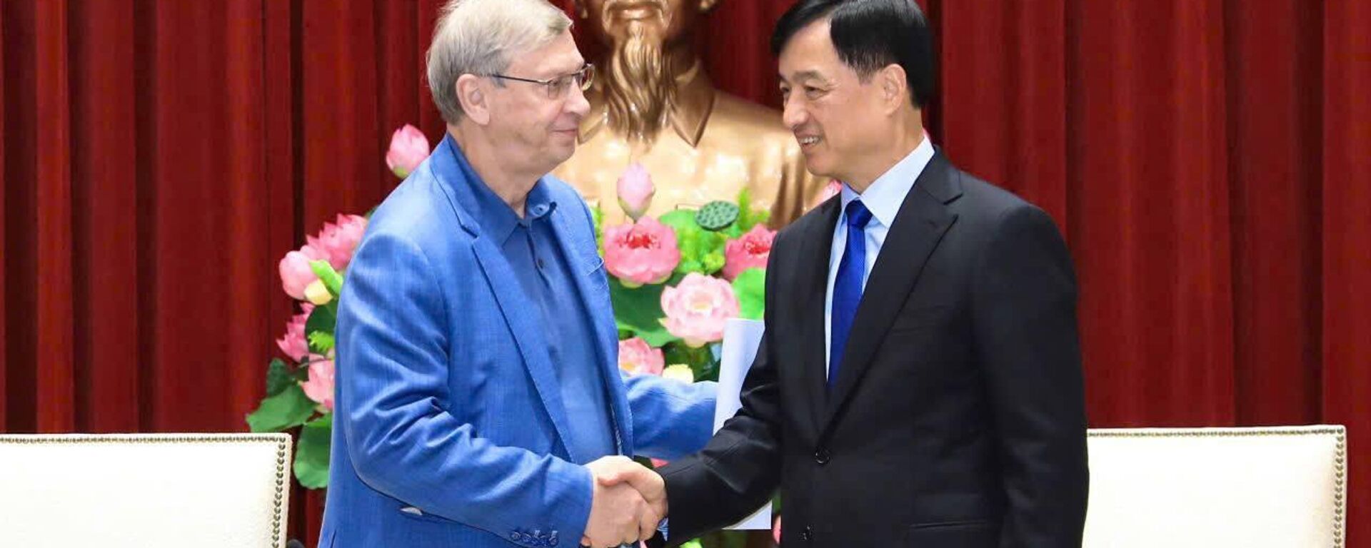 Lãnh đạo Tập đoàn AFK Sistema. gặp gỡ Bí Thư Hà Nội Nguyễn Duy Ngọc - Sputnik Việt Nam, 1920, 07.01.2026