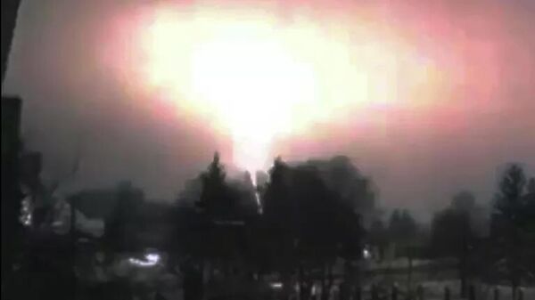 Khoảnh khắc tên lửa Oreshnik của Nga tấn công các mục tiêu trọng yếu của Ukraina. Ảnh chụp màn hình video. - Sputnik Việt Nam