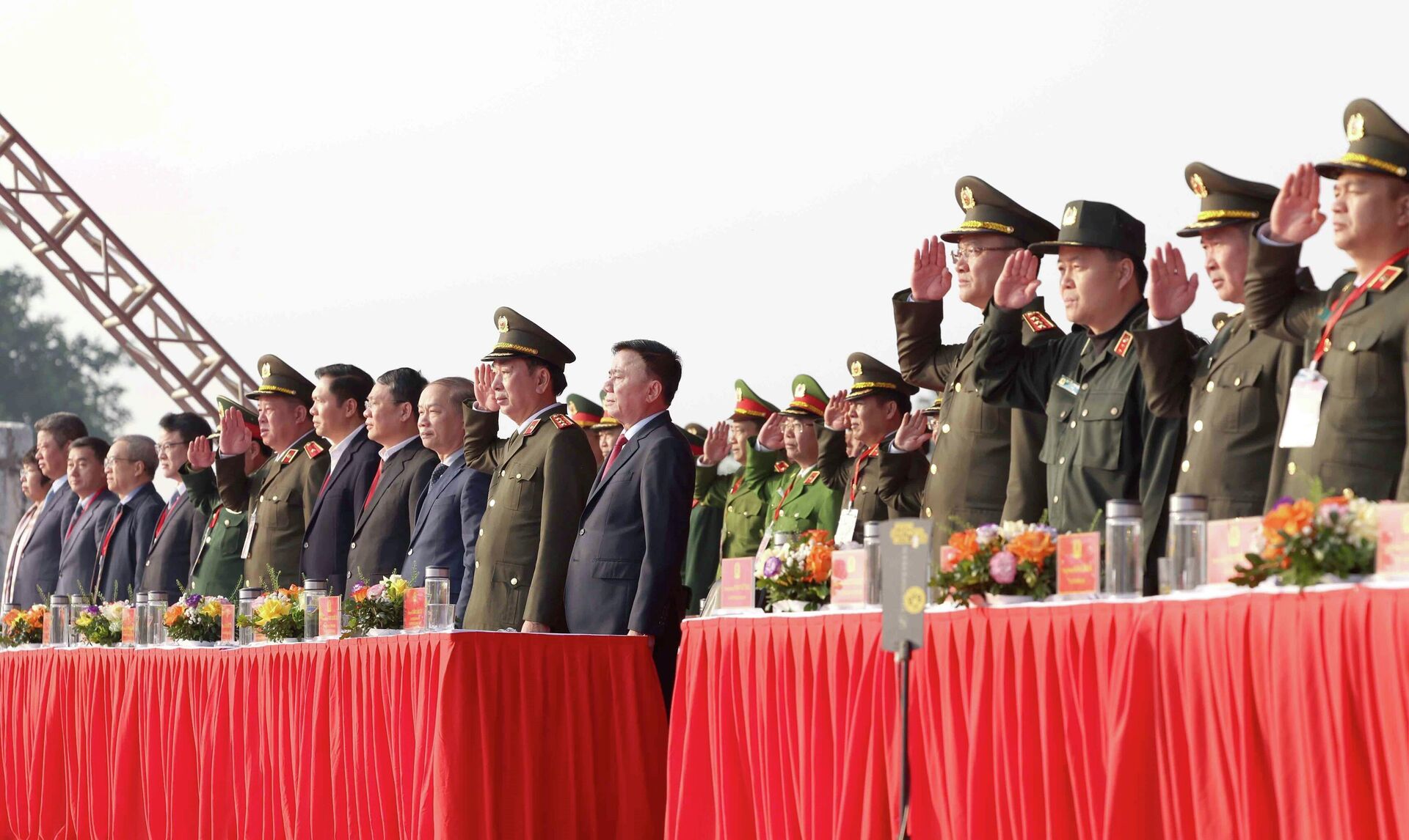 Thường trực Ban Bí thư dự Lễ xuất quân bảo đảm an ninh, trật tự Đại hội XIV của Đảng - Sputnik Việt Nam, 1920, 10.01.2026