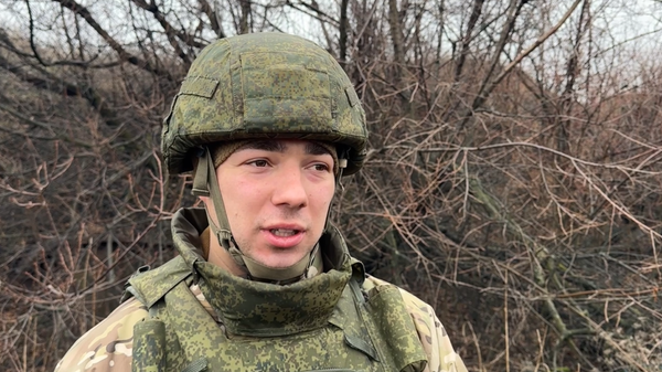 Tù binh Lực lượng Vũ trang Ukraina giúp phá hủy các vị trí của mình trên hướng Konstantinovka - Sputnik Việt Nam