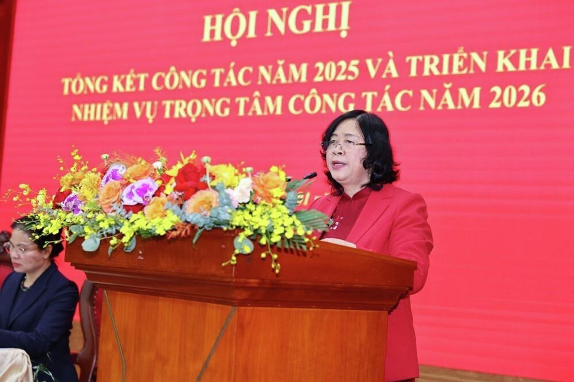 Đồng chí Bùi Thị Minh Hoài, Ủy viên Bộ Chính trị, Bí thư Trung ương Đảng, Chủ tịch Ủy ban Trung ương Mặt trận Tổ quốc Việt Nam phát biểu - Sputnik Việt Nam, 1920, 13.01.2026