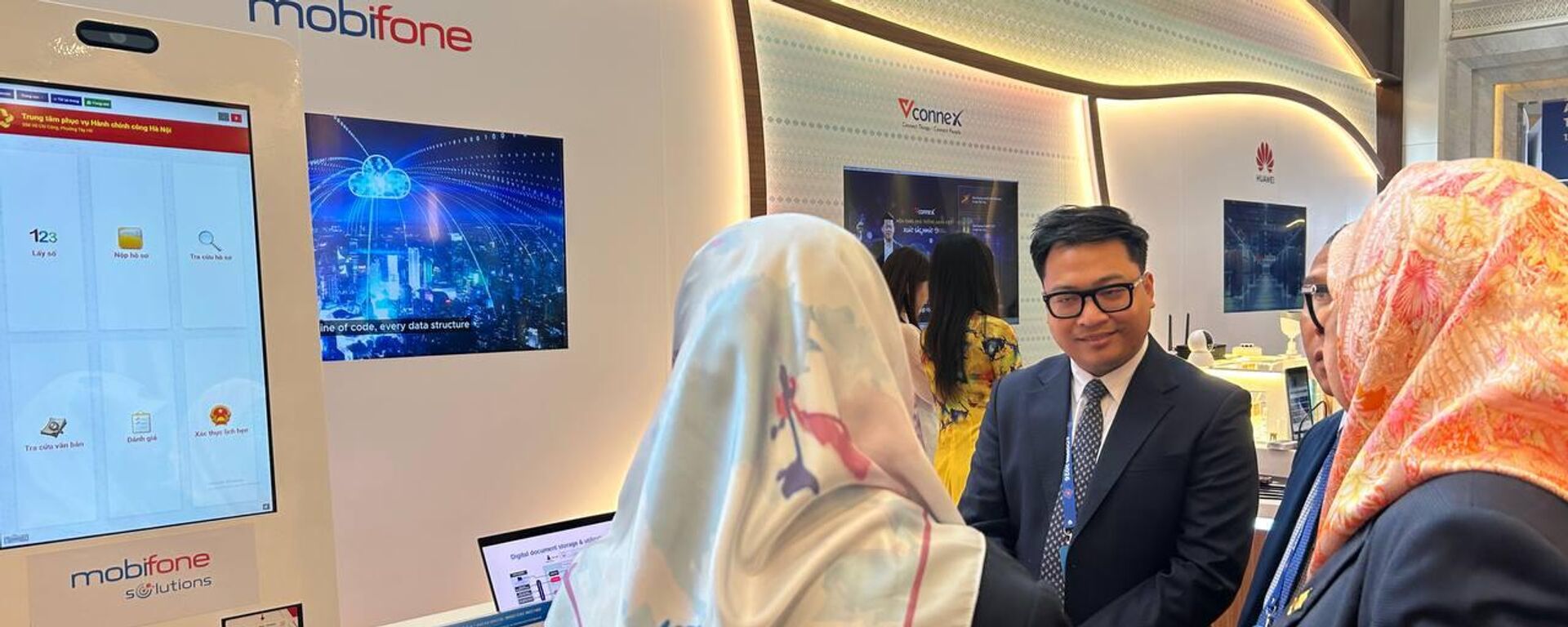 MobiFone giới thiệu nền tảng dịch vụ hành chính công tại ADGMIN 6 - Sputnik Việt Nam, 1920, 15.01.2026