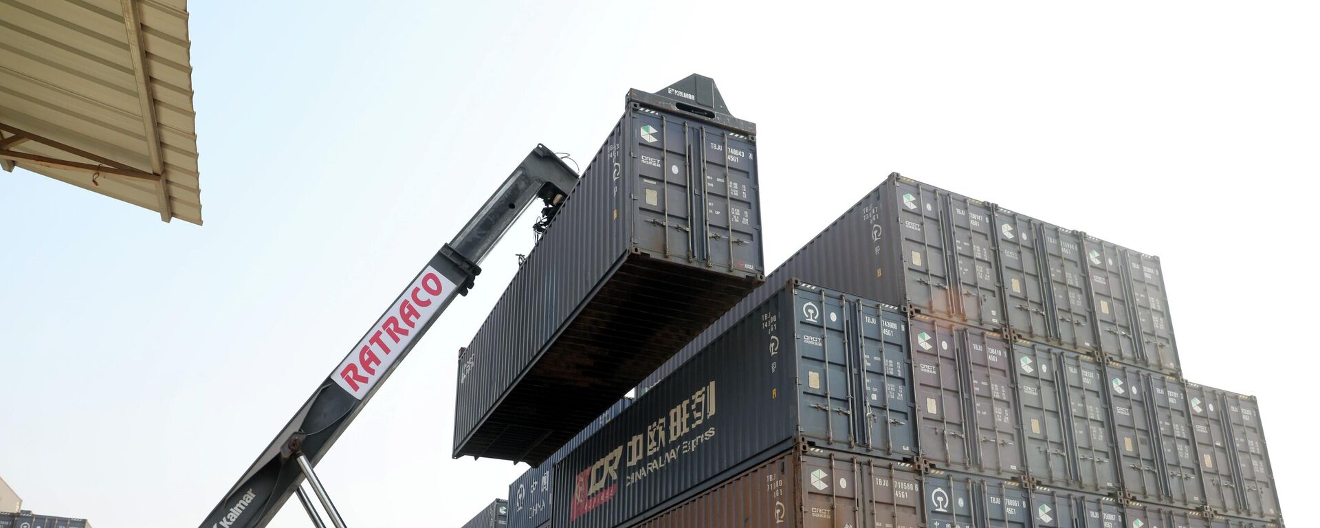 Hoạt động bốc xếp hàng hóa sôi động tại Ga Kép - Sputnik Việt Nam, 1920, 16.01.2026