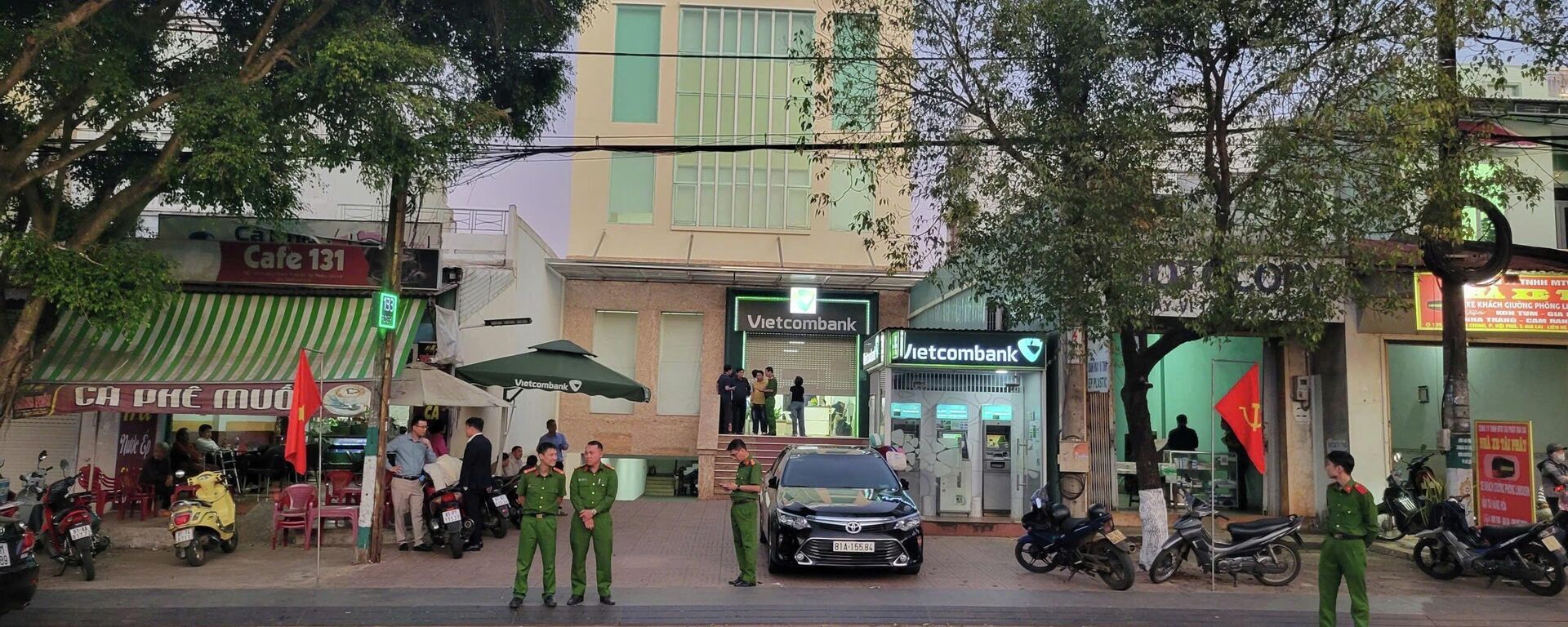 Lực lượng chức năng có mặt tại hiện trường - Sputnik Việt Nam, 1920, 19.01.2026