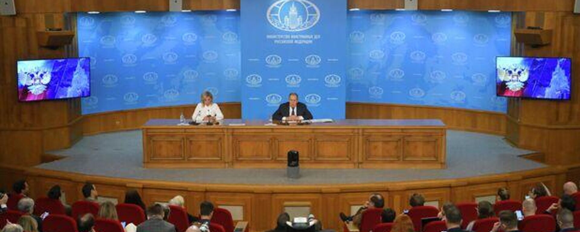 Bộ trưởng Ngoại giao Nga Sergei Lavrov về việc ký kết Công ước của Liên Hợp Quốc về chống tội phạm mạng tại Hà Nội vào mùa thu năm 2025. - Sputnik Việt Nam, 1920, 20.01.2026