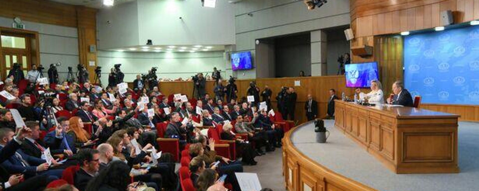 BNG Nga: Crưm có tầm quan trọng không kém đối với an ninh của Nga so với Greenland đối với Hoa Kỳ - Sputnik Việt Nam, 1920, 20.01.2026